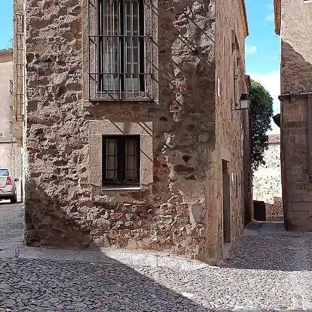 Casa Aguila Casco Antiguo Patio Privado Caces