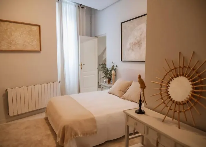 Casa Aguila Casco Antiguo Patio Privado Lägenhet Caces