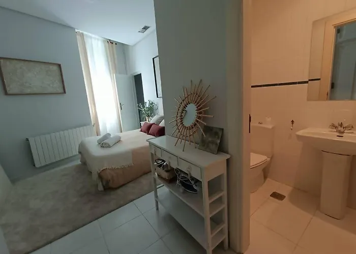 Casa Aguila Casco Antiguo Patio Privado Caces