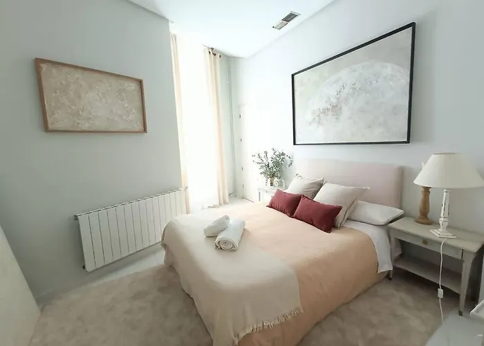 Casa Aguila Casco Antiguo Patio Privado Caces