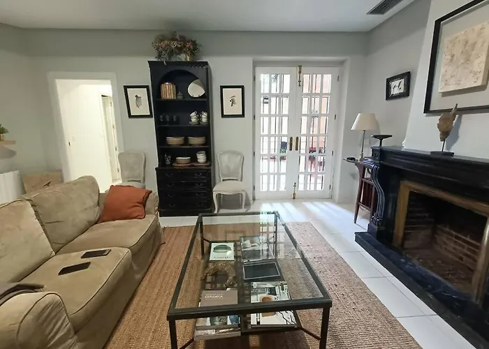 Casa Aguila Casco Antiguo Patio Privado Caces