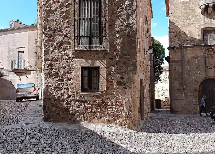 Casa Aguila Casco Antiguo Patio Privado Caces